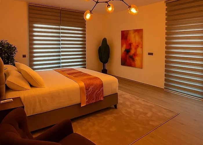 Elegant Ephesus - Hadrian 塞尔丘克