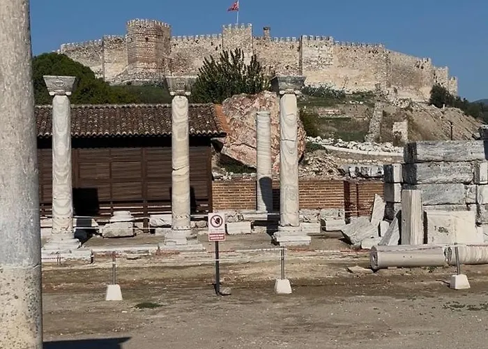 Elegant Ephesus - Hadrian 塞尔丘克